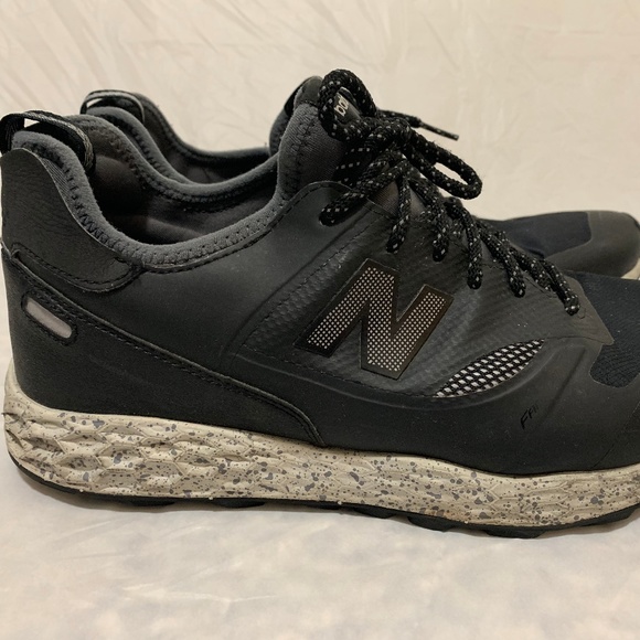 new balance trailbuster black